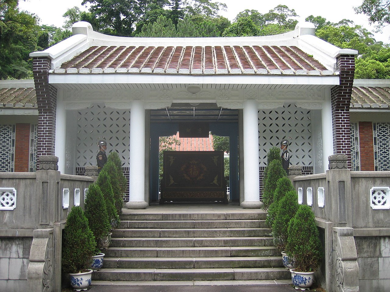 國防部修正慈湖大溪管理要點  刪除陵寢謁靈用語