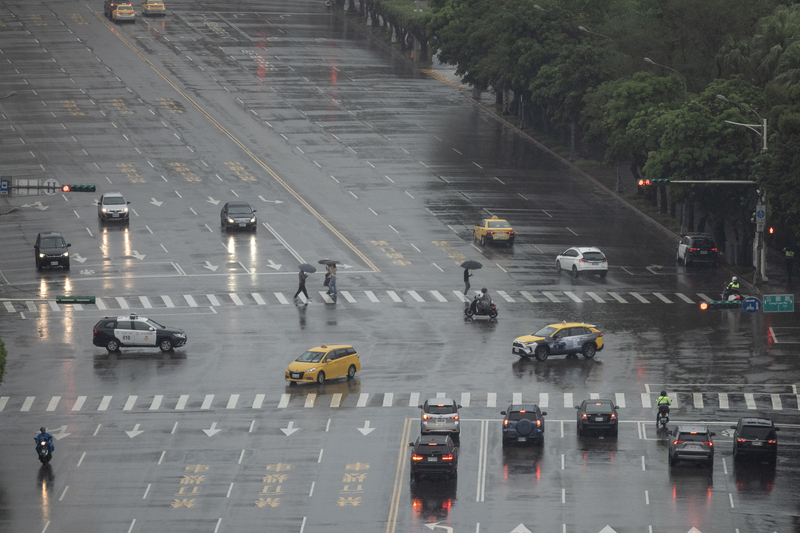 各地有大雨豪雨 季風增強感受濕涼北宜僅18度