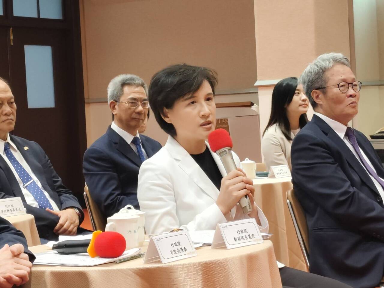 台美關稅談判 鄭麗君：爭取下降關稅 提醒半導體加徵關稅恐增斷鏈風險