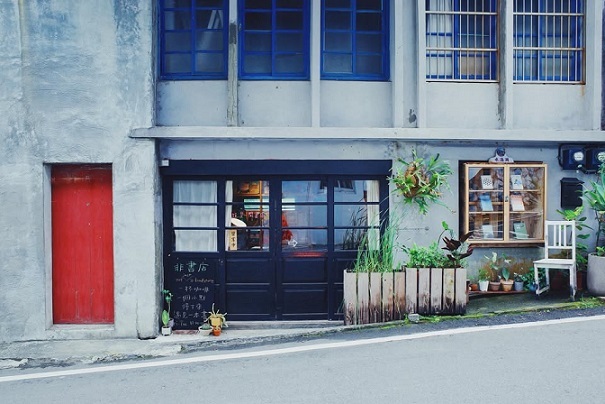 《非書店》：在水湳洞山城裡，開啟生活的對話