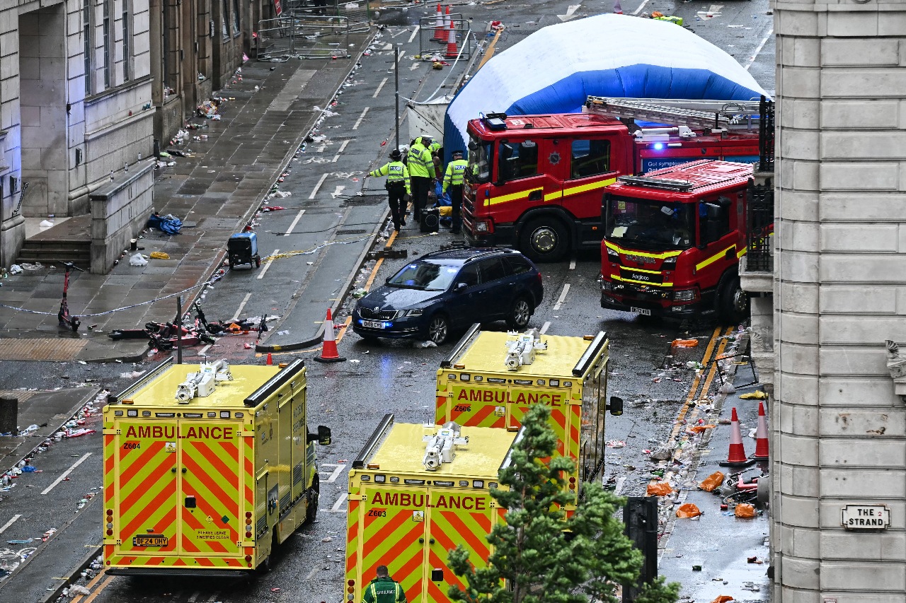 英超冠軍利物浦遊街慶祝 球迷遭車衝撞27人送醫