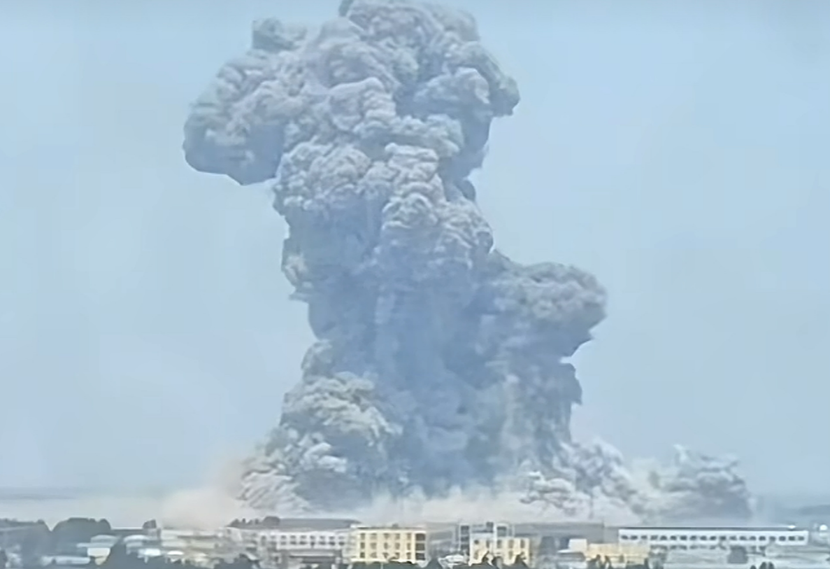 山東化工廠爆炸濃煙沖天 傷亡情況不明