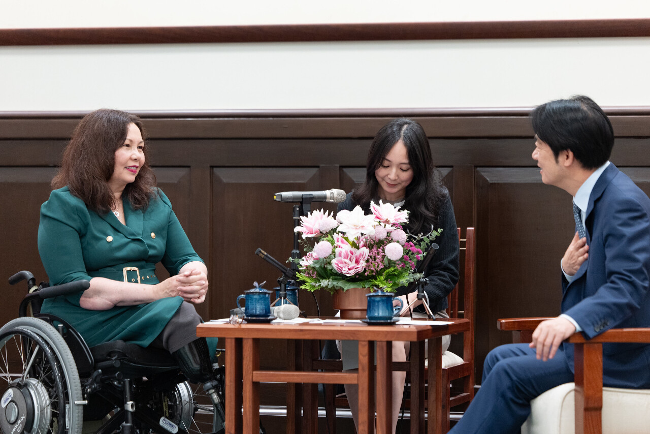 總統接見美議員達克沃絲訪團 盼持續深化台美關係