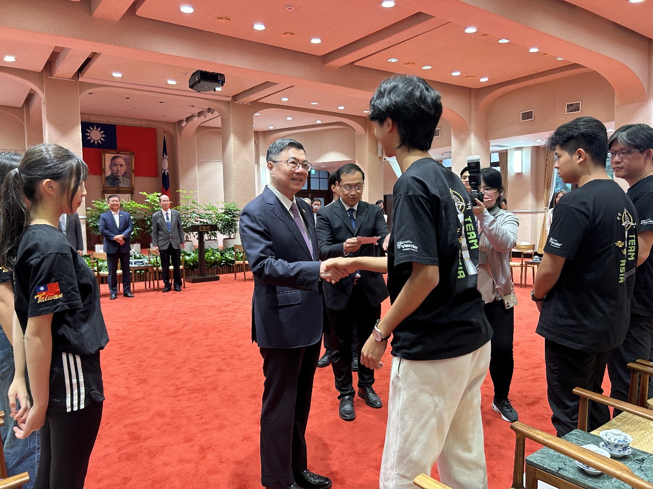 台灣學生奪世界風能賽冠軍 卓榮泰盛讚台灣之光