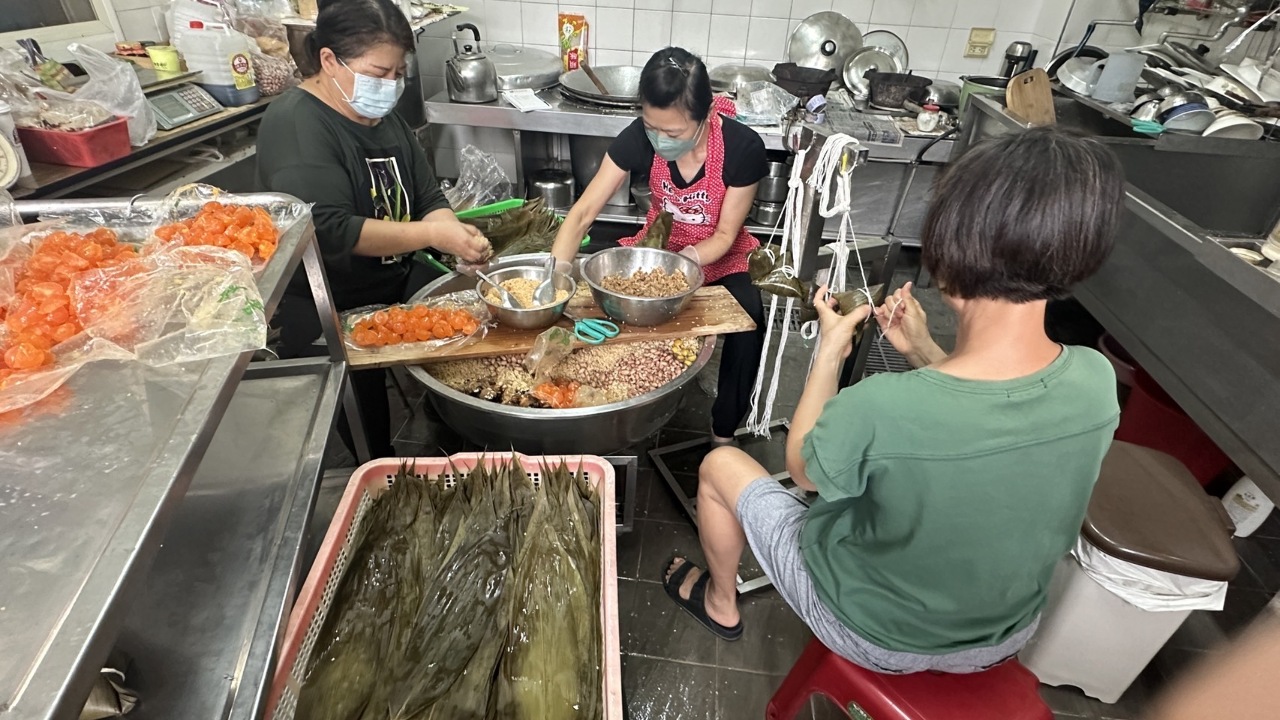 快來學包粽！ 台南官田大推菱角入餡