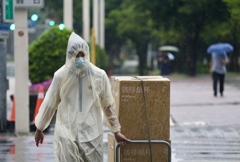 各地短暫雷陣雨北台氣溫回升 入夜雨勢趨緩