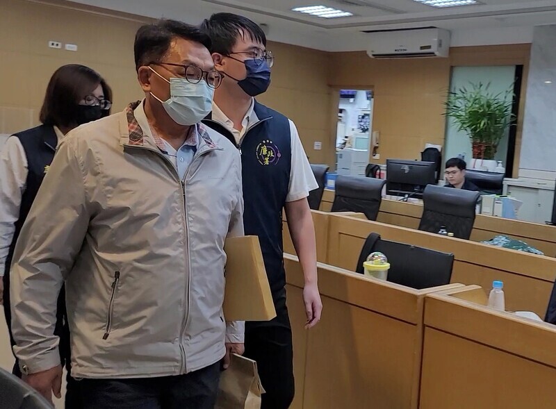 前立委陳歐珀另涉詐助理費 妻子150萬元交保