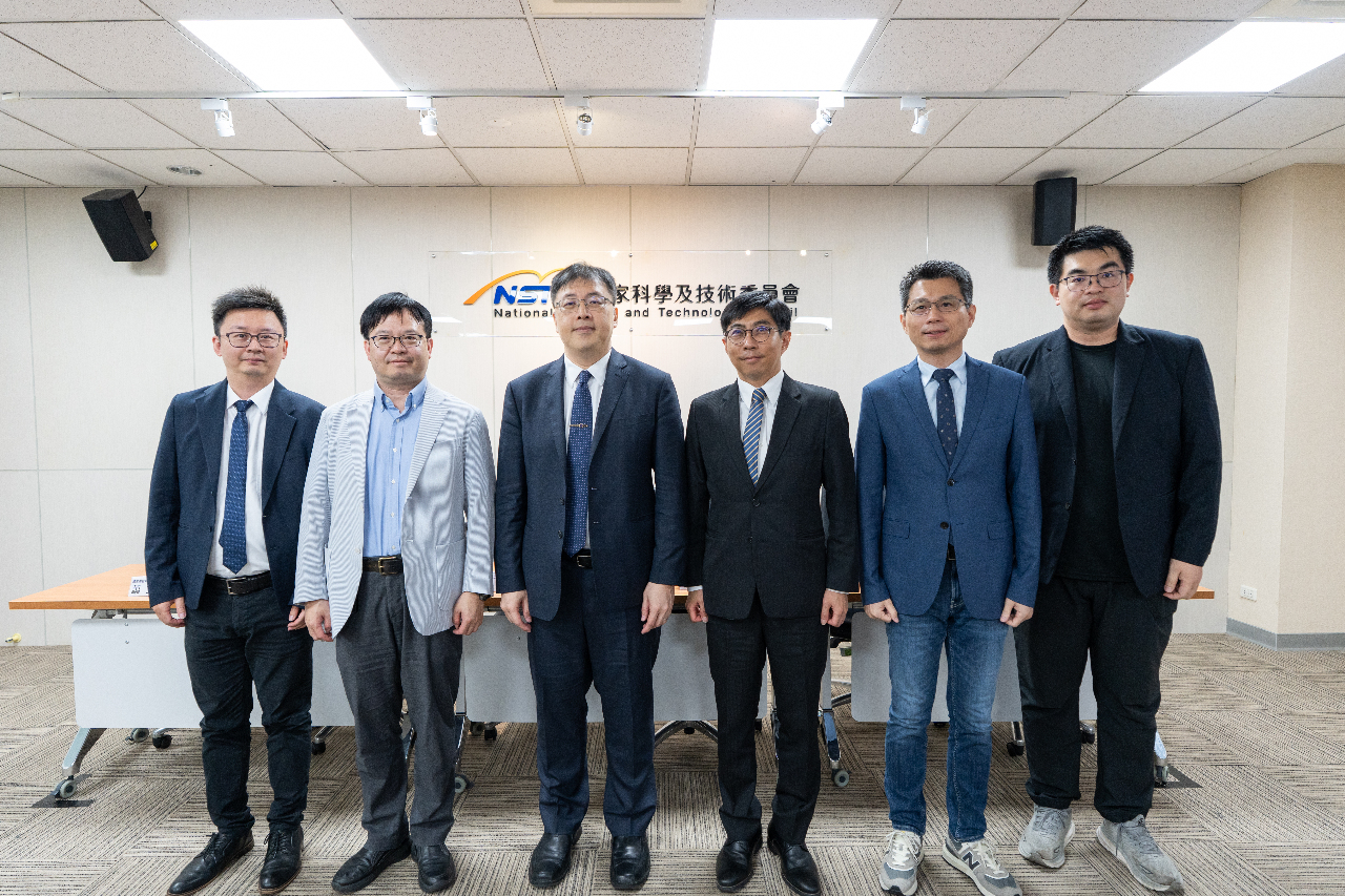 清大開發光電半導體新技術 製程短、降碳排、常溫常壓就可達成