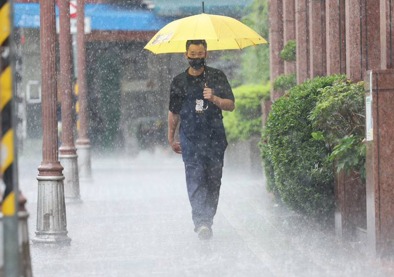 對流雲系旺10縣市大雨特報&nbsp; 北北桃防大雷雨