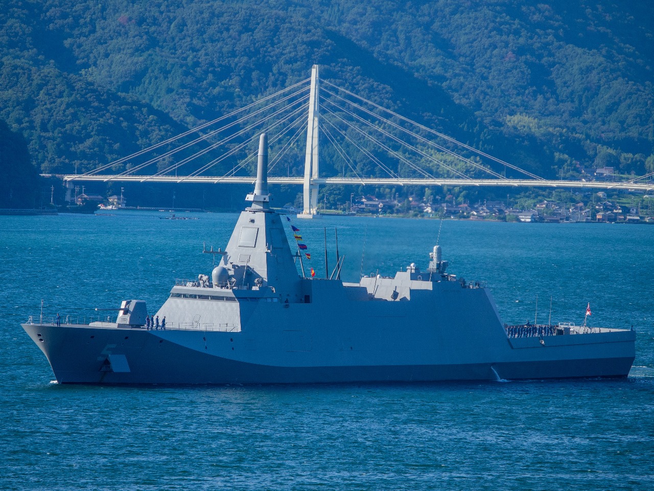 日本積極爭取巡防艦訂單 最新型護衛艦泊澳洲港口