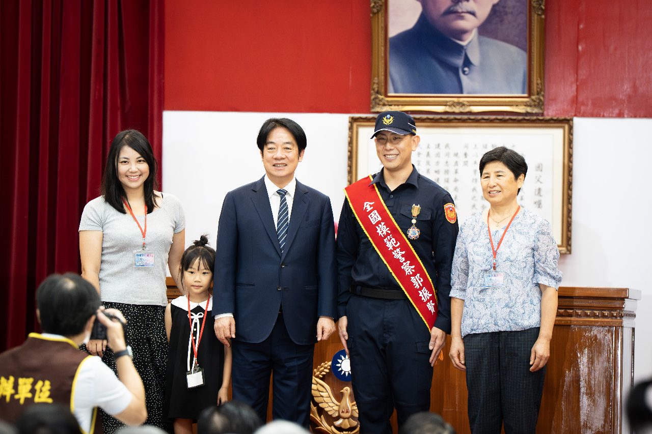 「2025警察節慶祝大會」 總統：將持續推動科技偵察 AI技術運用工作