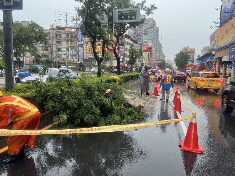 氣象署：中南部豪雨還沒停 14日白天才會明顯趨緩
